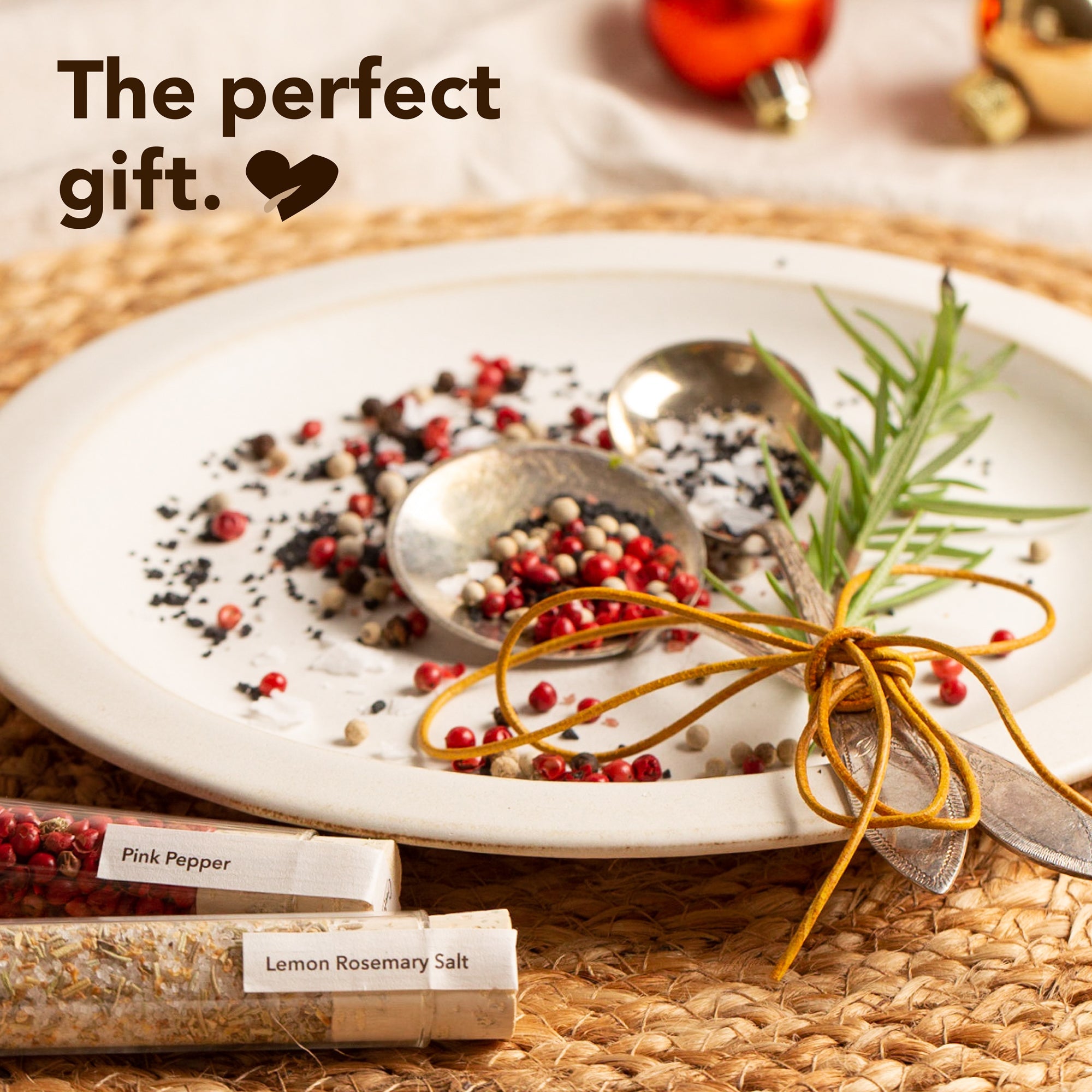 Craftly Salt & Pepper Gift Box | Premium Spice Set for Foodies and Home Cooks | 6 Salts & 6 Peppers for Cooking and Grilling - Craftly EU