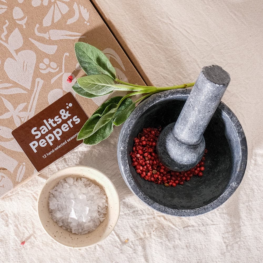 Craftly Salz & Pfeffer Geschenkbox | Premium Gewürzset für Feinschmecker und Hobbyköche | 6 Salze & 6 Pfeffersorten zum Kochen und Grillen - Craftly EU