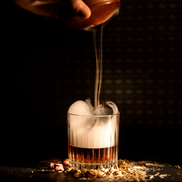 The Ultimate Guide to Smoking Whiskey at Home - Craftly EU